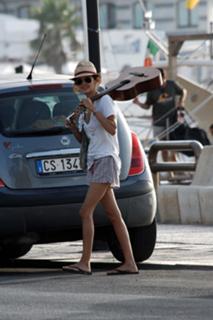 Audrey Tautou feet photo thumbnail