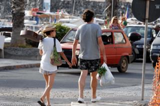 Audrey Tautou feet photo thumbnail