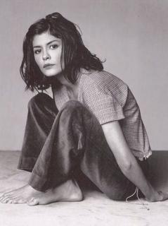 Audrey Tautou feet photo thumbnail