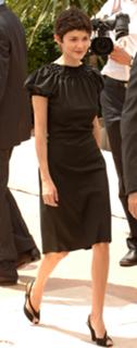 Audrey Tautou feet photo thumbnail