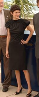 Audrey Tautou feet photo thumbnail