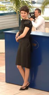 Audrey Tautou feet photo thumbnail