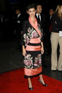 Audrey Tautou feet photo thumbnail