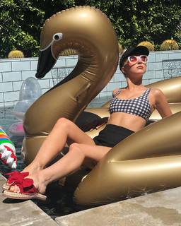 Audrey Whitby feet photo thumbnail