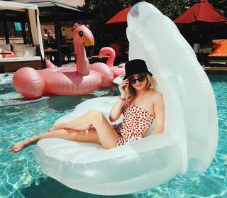 Audrey Whitby feet photo thumbnail