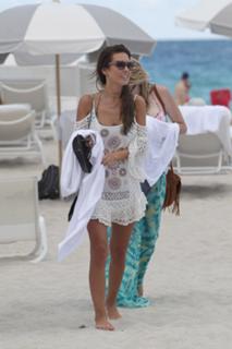 Audrina Patridge feet photo thumbnail