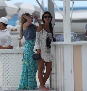 Audrina Patridge feet photo thumbnail