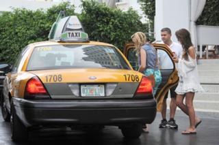 Audrina Patridge feet photo thumbnail