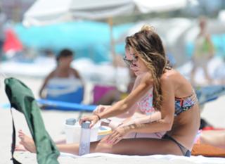 Audrina Patridge feet photo thumbnail