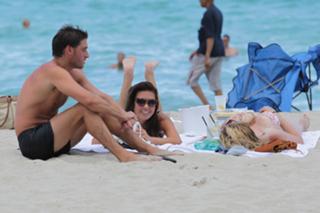 Audrina Patridge feet photo thumbnail