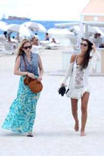 Audrina Patridge feet photo thumbnail