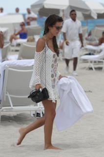 Audrina Patridge feet photo thumbnail