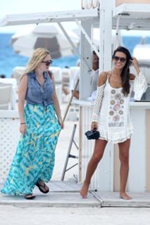 Audrina Patridge feet photo thumbnail