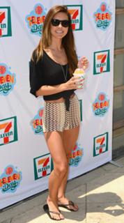 Audrina Patridge feet photo thumbnail