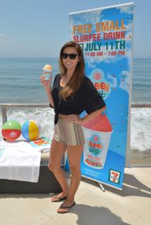 Audrina Patridge feet photo thumbnail