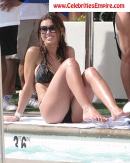 Audrina Patridge feet photo thumbnail
