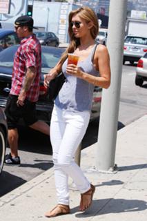 Audrina Patridge feet photo thumbnail
