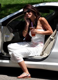 Audrina Patridge feet photo thumbnail