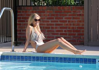 Audrina Patridge feet photo thumbnail