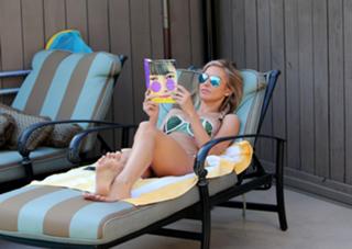 Audrina Patridge feet photo thumbnail