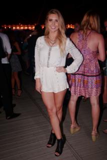 Audrina Patridge feet photo thumbnail
