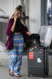 Audrina Patridge feet photo thumbnail