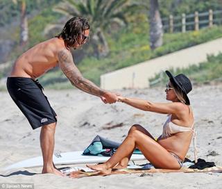 Audrina Patridge feet photo thumbnail