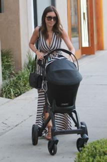 Audrina Patridge feet photo thumbnail