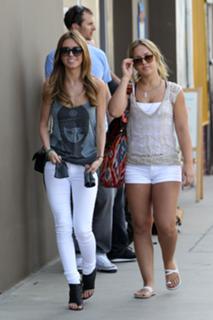 Audrina Patridge feet photo thumbnail