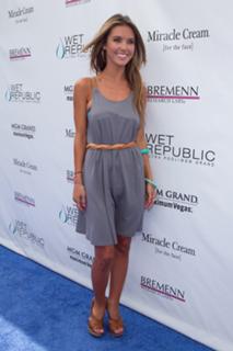 Audrina Patridge feet photo thumbnail