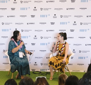 Auli'i Cravalho feet photo thumbnail