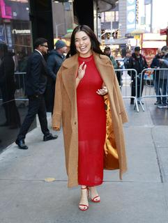 Auli'i Cravalho feet photo thumbnail