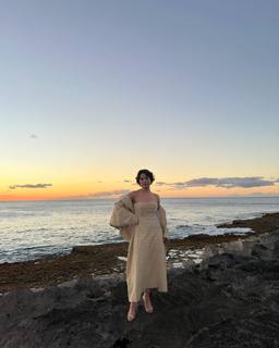 Auli'i Cravalho feet photo thumbnail