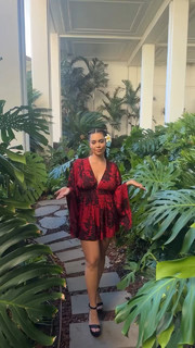 Auli'i Cravalho feet photo thumbnail