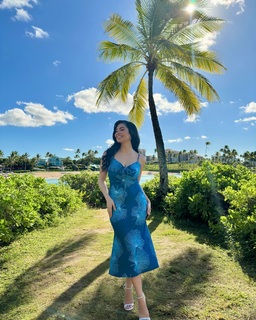 Auli'i Cravalho feet photo thumbnail