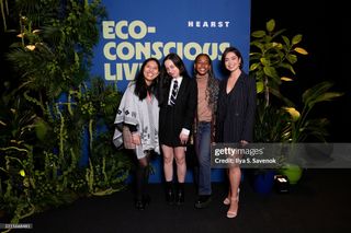 Auli'i Cravalho feet photo thumbnail