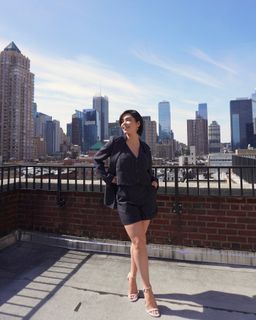 Auli'i Cravalho feet photo thumbnail