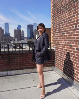 Auli'i Cravalho feet photo thumbnail