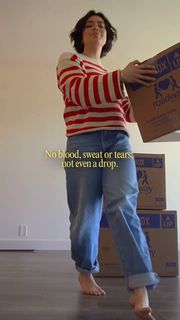 Auli'i Cravalho feet photo thumbnail