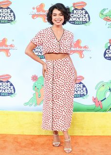 Auli'i Cravalho feet photo thumbnail