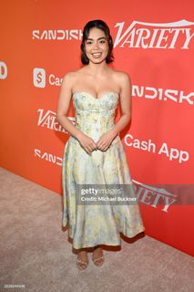 Auli'i Cravalho feet photo thumbnail