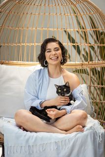 Auli'i Cravalho feet photo 8