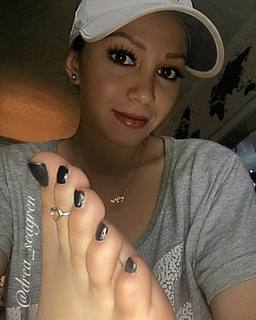 Aundrea Seagren feet photo 1