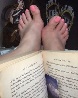 Aundrea Seagren feet photo 9