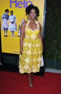Aunjanue Ellis feet photo 17