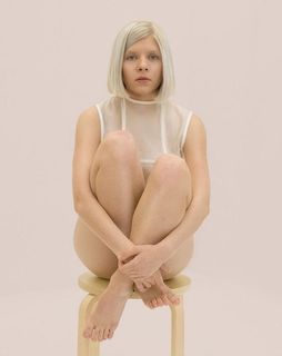Aurora Aksnes feet photo thumbnail