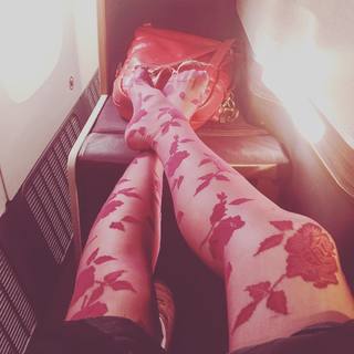Aurora Aksnes feet photo thumbnail