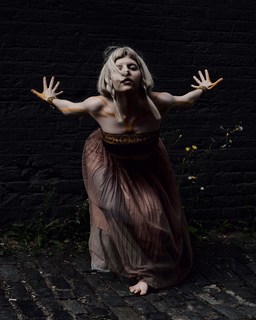 Aurora Aksnes feet photo thumbnail