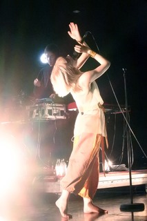 Aurora Aksnes feet photo thumbnail