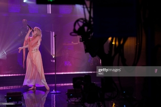 Aurora Aksnes feet photo thumbnail